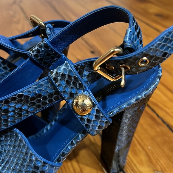 Blue and Black Snakeskin Louis Vuitton heel, Size 38 - Picture 2 of 5